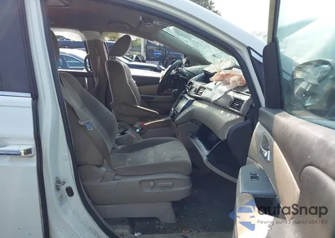 2017 Honda Odyssey Se z USA, uszkodzony, nr VIN 5FNRL5H36HB001838